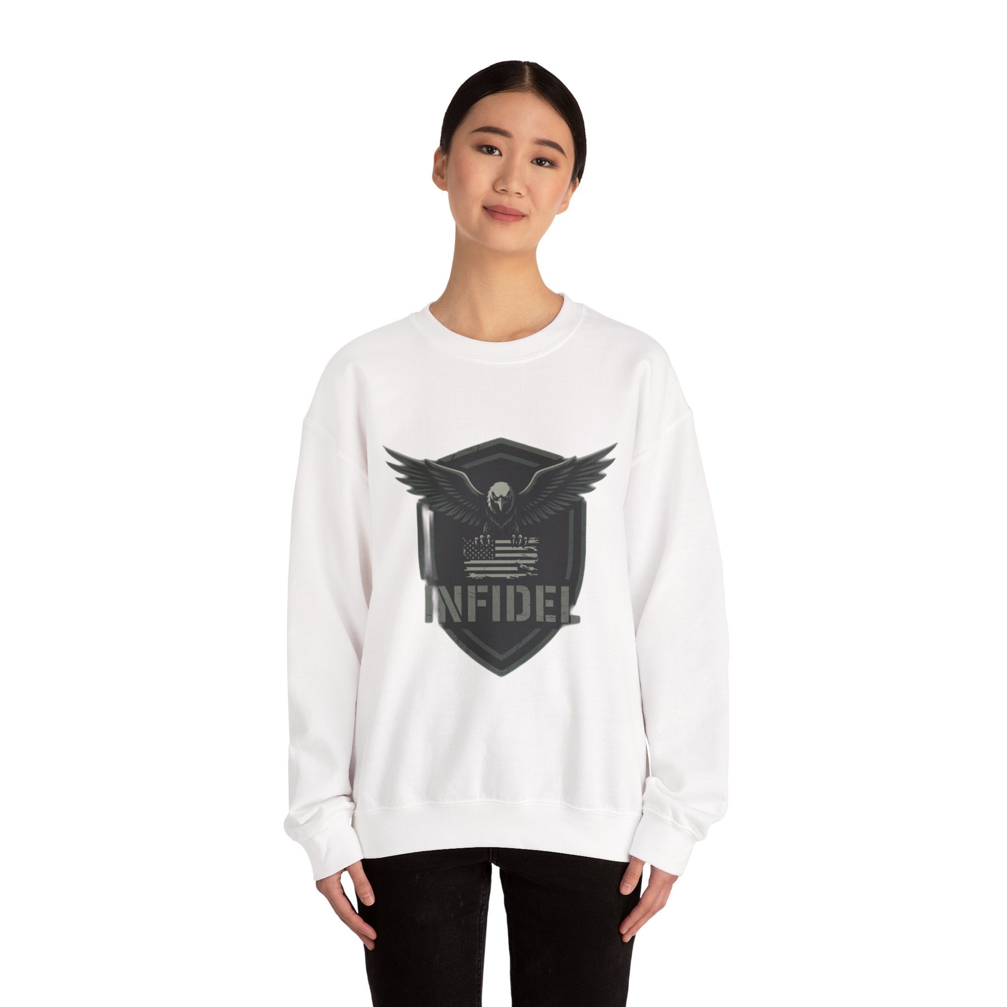 Eagle_Flag Gildan Crewneck Sweatshirt